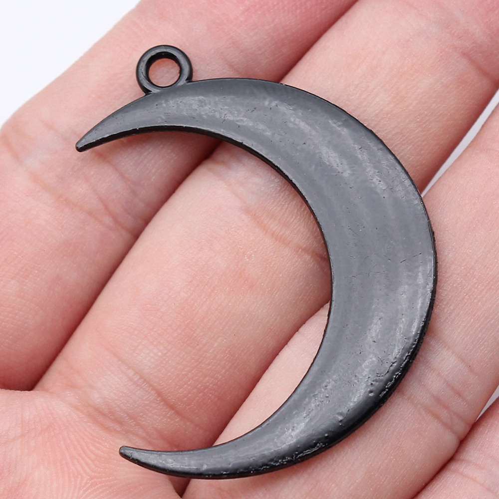 Vintage Fashion Jewelry Necklaces - Engraved Crescent Moon Star Charm Pendant