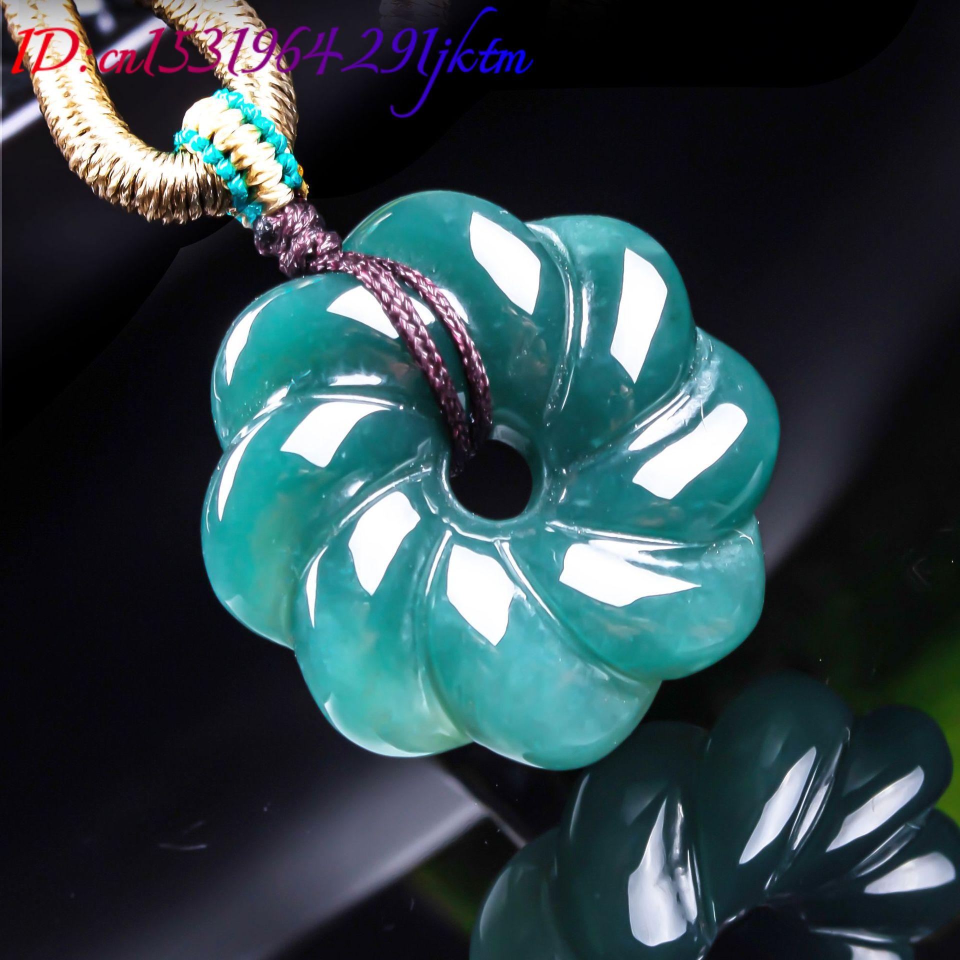 Natural Burmese Jadeite Flower - Vintage Fashion Necklace recension och pris