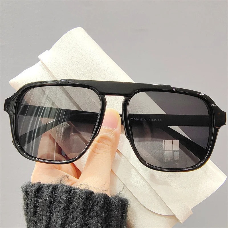 New Oversized Frame Sunglasses - Vintage Fashion Images recension och pris