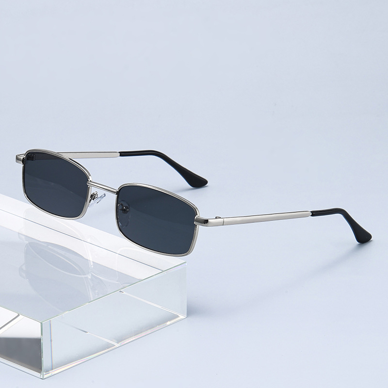 Fashion Punk Sunglasses Women  - Vintage Fashion Images recension och pris