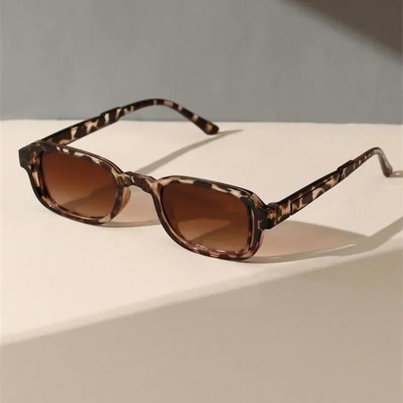 Luxurious Rectangle Sunglasses - Vintage Fashion Images recension och pris