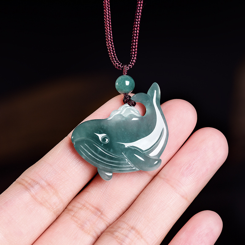 Natural Burmese Jadeite Whale  - Vintage Fashion Necklace recension och pris