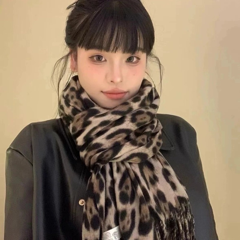 2025 New Retro Silk Leopard Pa - Vintage Fashion Ai recension och pris