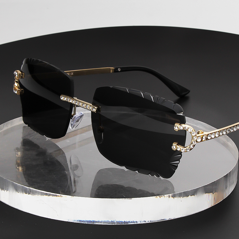 Fashion Rimless Square Sunglas - Vintage Fashion Images recension och pris