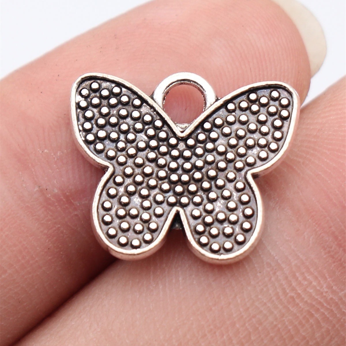 Butterfly Retro Insect Charm P - Vintage Fashion Jewelry Necklaces recension och pris