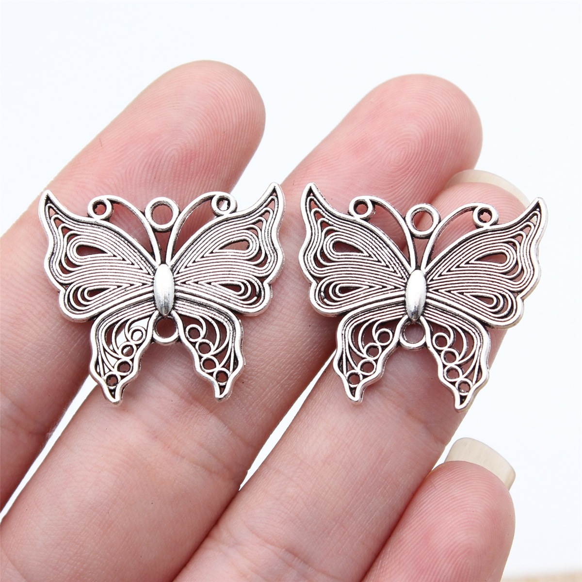 Butterfly Retro Insect Charm P - Vintage Fashion Jewelry Necklaces recension och pris
